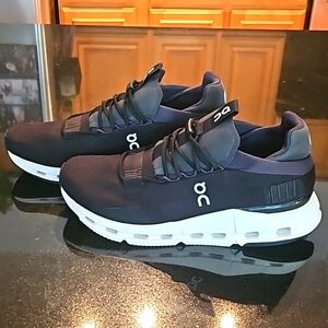 On Cloudnova - size 8 mens - black